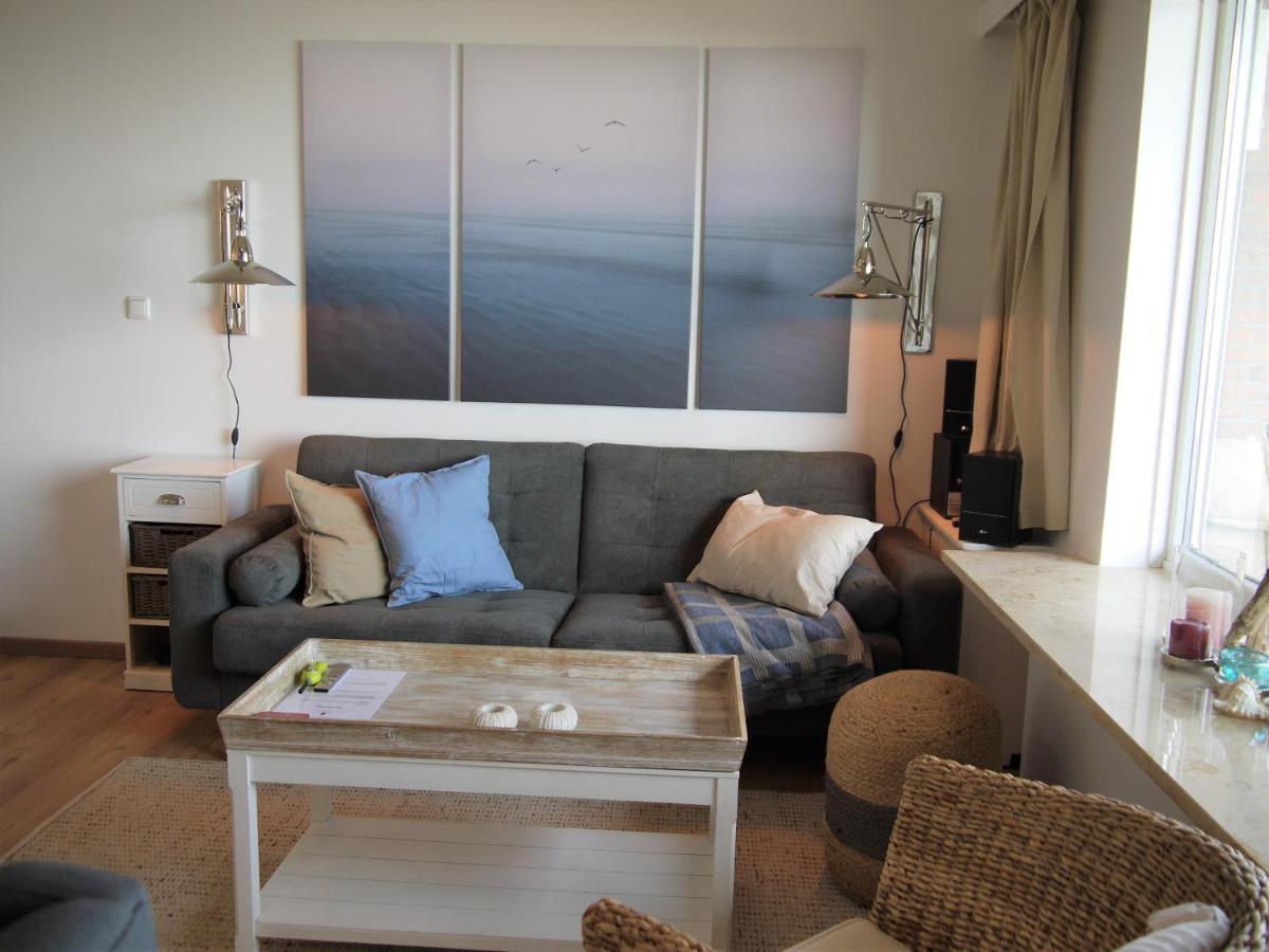 Sea View Apartment *